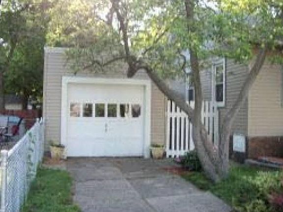 Detached Garage