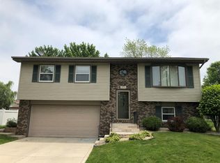 105 Orange Ct, Hebron, IN 46341