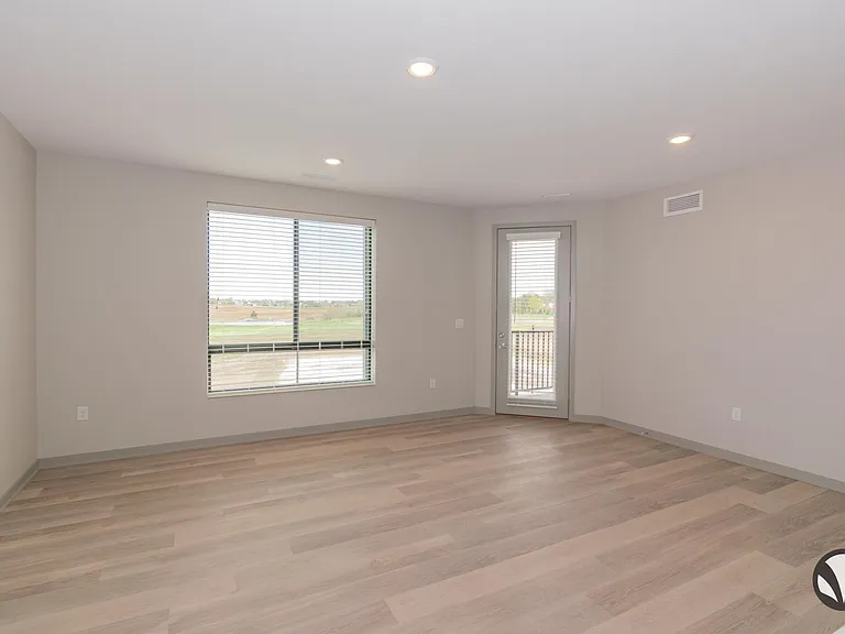 Chateau at Yankee Hill Apartments — Photo 54