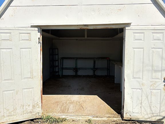 3rd image of 2985 Old Sherman Rd