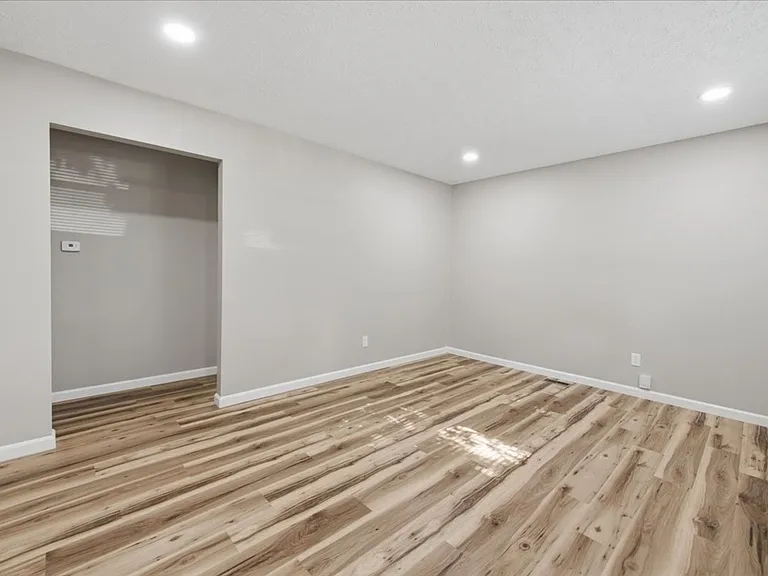 1510 S Meridian St — Photo 3