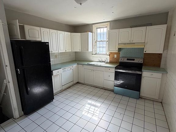 4th image of 3138 Longshore Ave