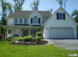 4842 Mountain Rd, Slatington, PA 18080
