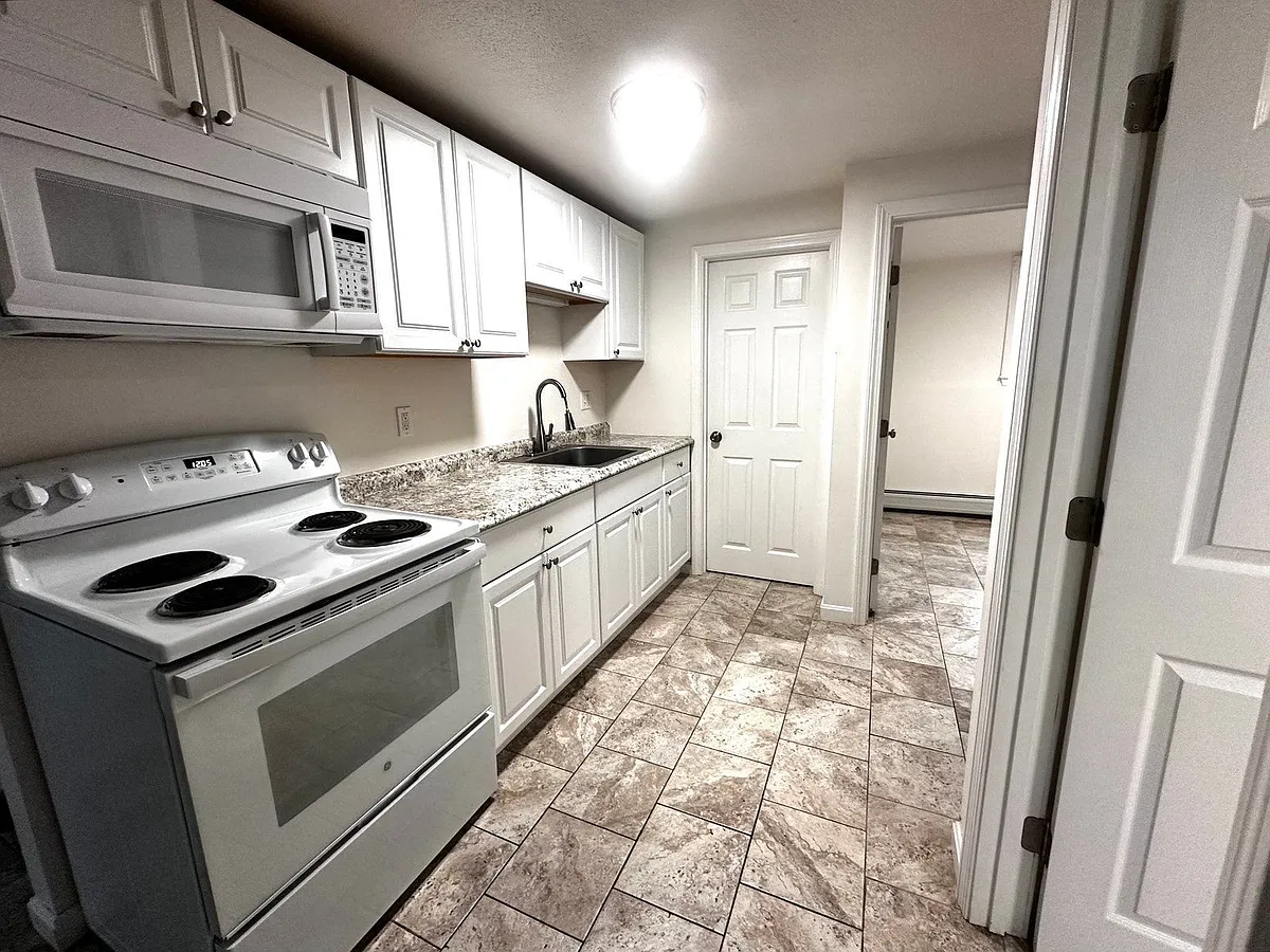 Building Photo - 9 Emerald Dr #2