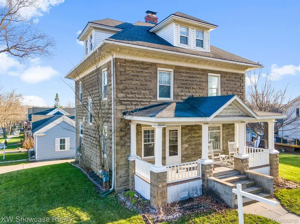 322 E Commerce St, Milford, MI 48381