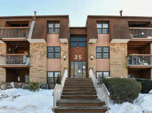 290 Alpine Way #A, Woodbridge, NJ 07095