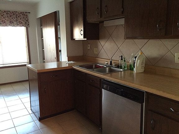5th image of 661 Cross Creek Dr W APT C