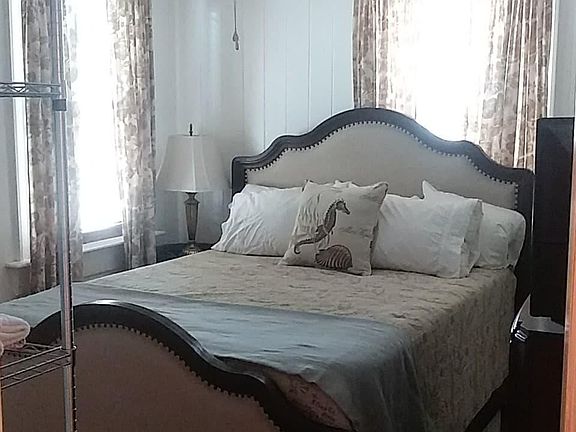3rd image of 1631 S Fletcher Ave APT C