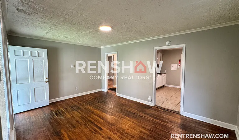 1580 Hugenot St — Photo 3