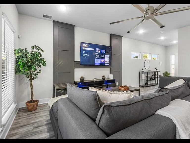 4681 Bellfort St #B — Photo 5