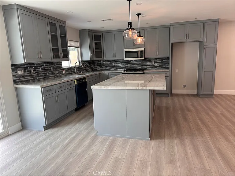 873 S Chantilly St — Photo 8