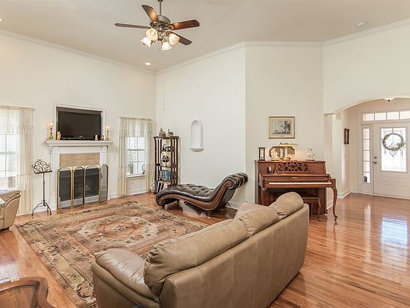 5th image of 8479 Lexie Ln