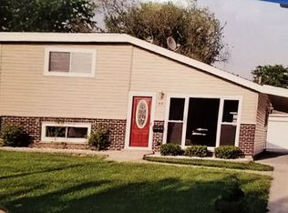 29 N Grant Dr, Addison, IL 60101