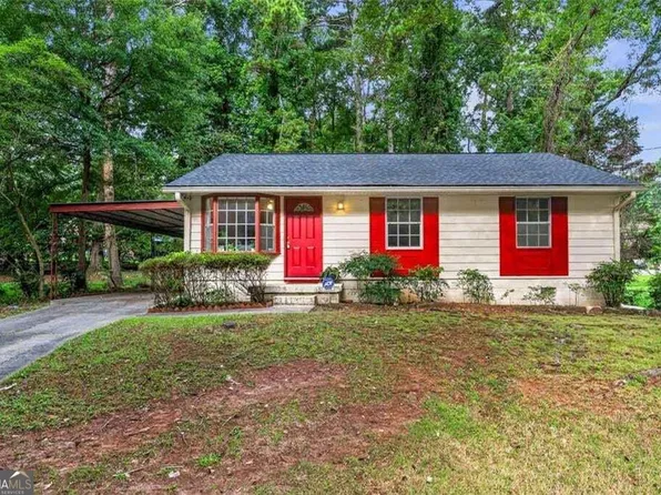 6177 Crestview Ln, Forest Park, GA 30297