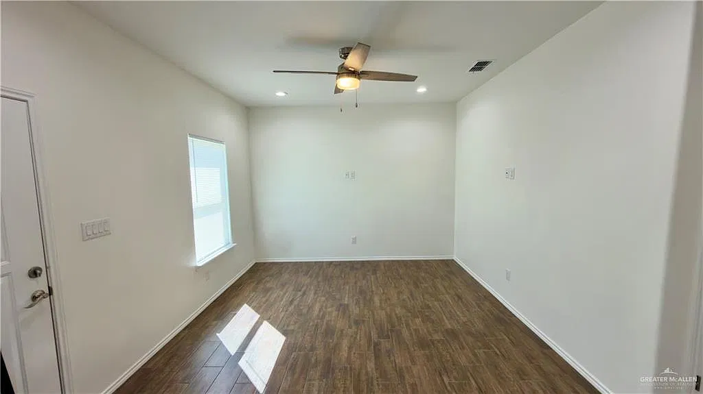2226 Summit Rd — Photo 2