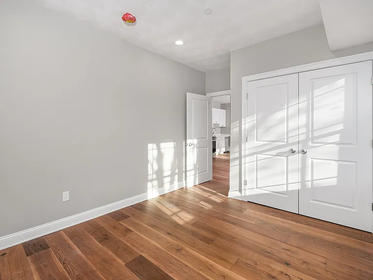 121 Addison St #9 — Photo 4