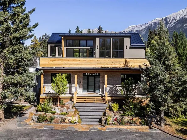 914 S 15th St, Canmore, AB T1W 1X3