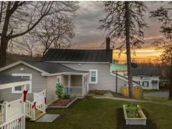 15 Quaker Hill Rd #1