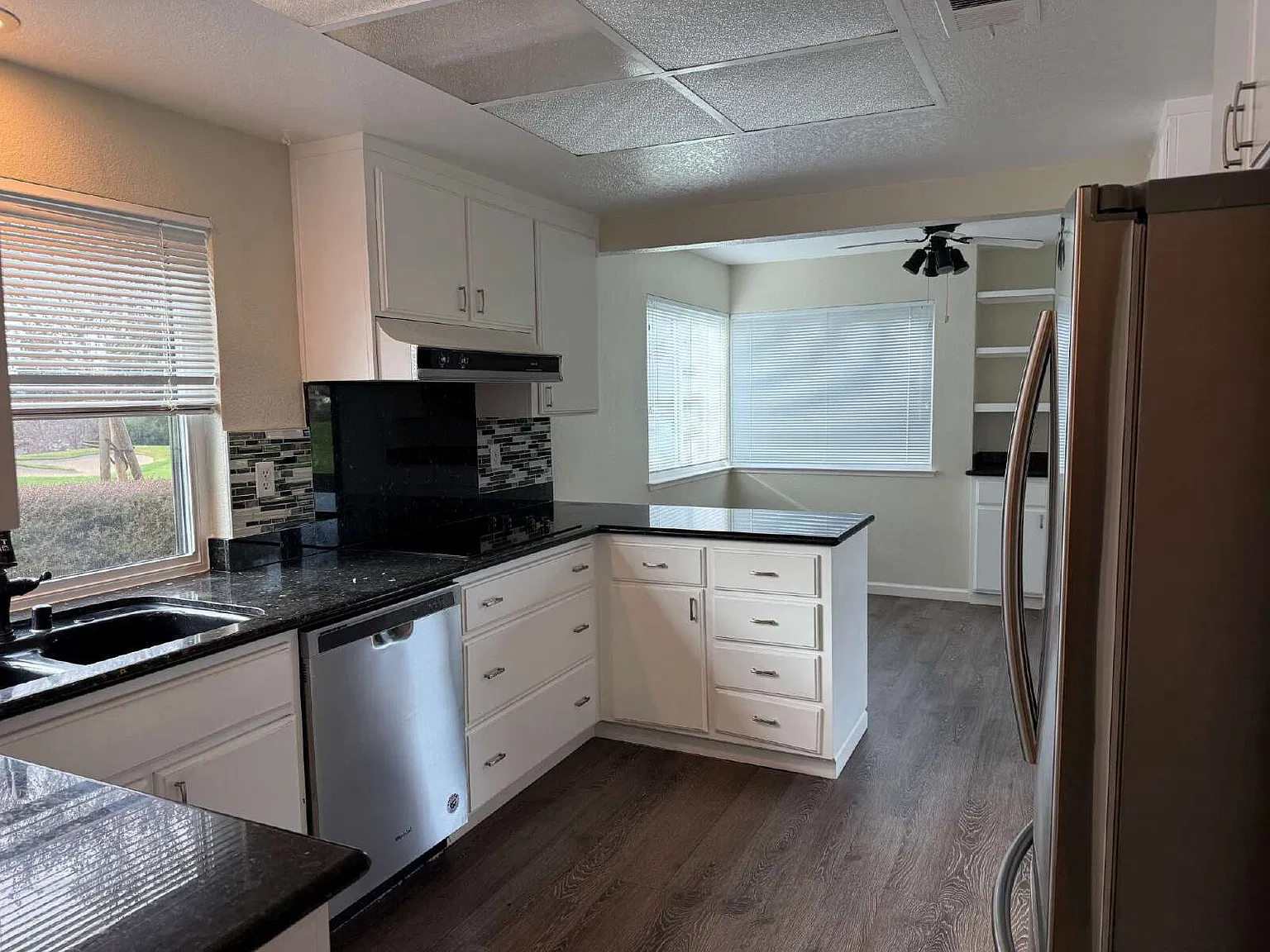 2 bed, 2.0 bath, 1646 sqft, $3,650 — Photo 2
