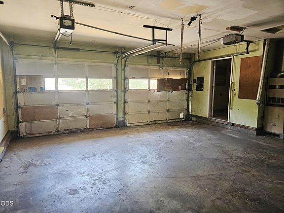 2nd image of 2535 Madison St