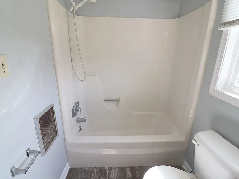 244 Colonial Dr — Photo 19