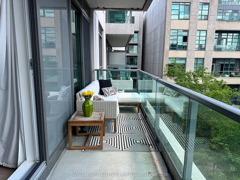 377 Madison Ave #405 — Photo 12