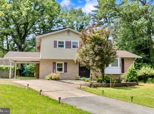 1 Bethayres Ct, Derwood, MD 20855