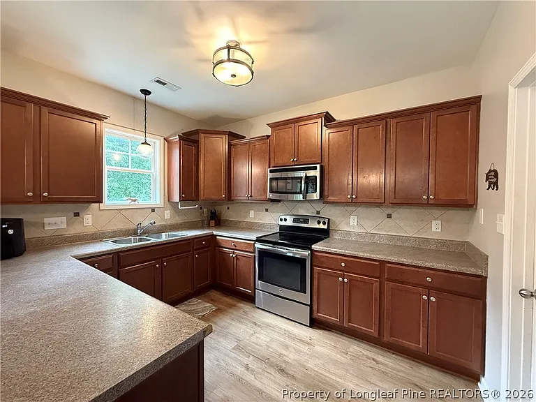 239 Boswell St — Photo 6