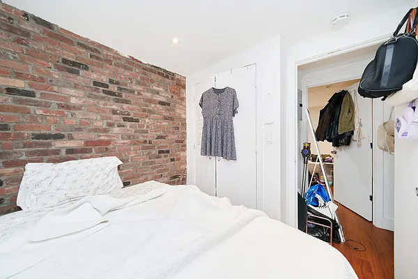 Rented by Living New York | media 8