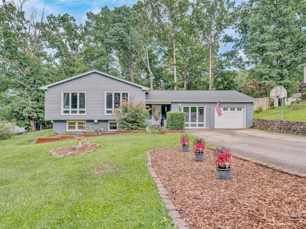 4024 Chaparral Dr, Roanoke, VA 24018