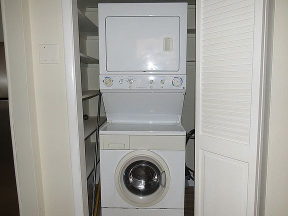 5th image of 171 Norman Ave #2R