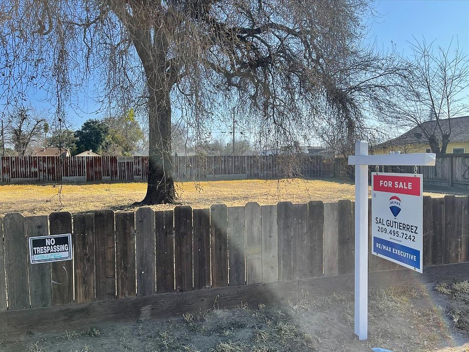 2nd image of 1520 Victoria Dr