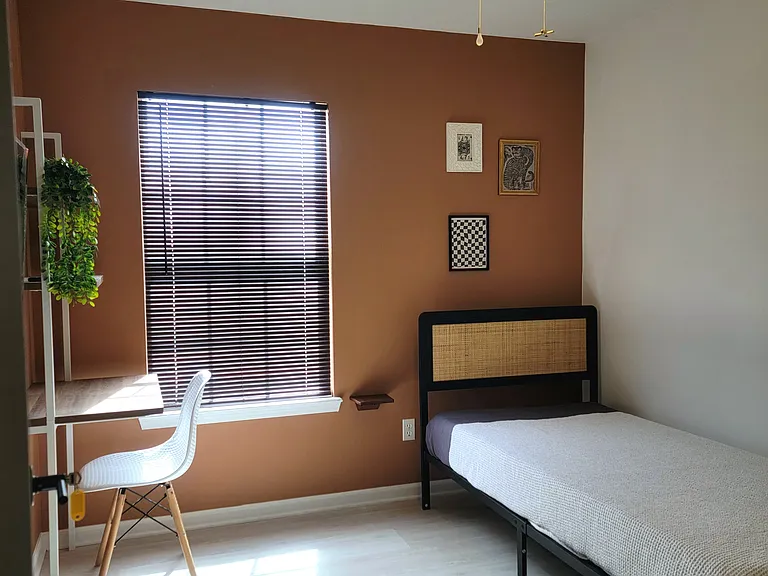 Cove Landing Dr — Photo 2
