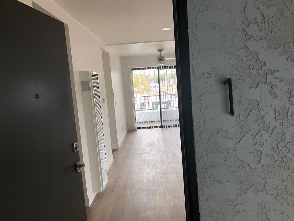 1st image of 3910 E 11th St APT 1