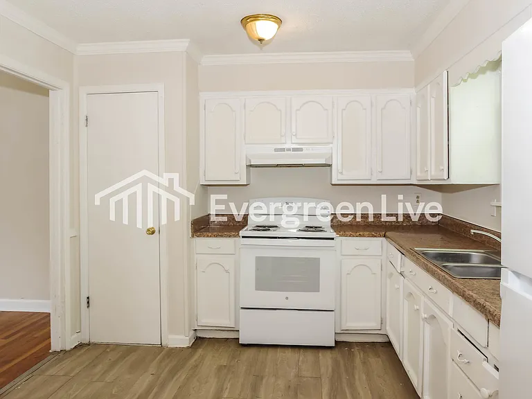 3216 Uvalde Ln NW — Photo 6