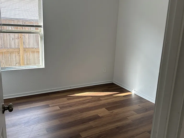 1558 San Sebastien Dr — Photo 8