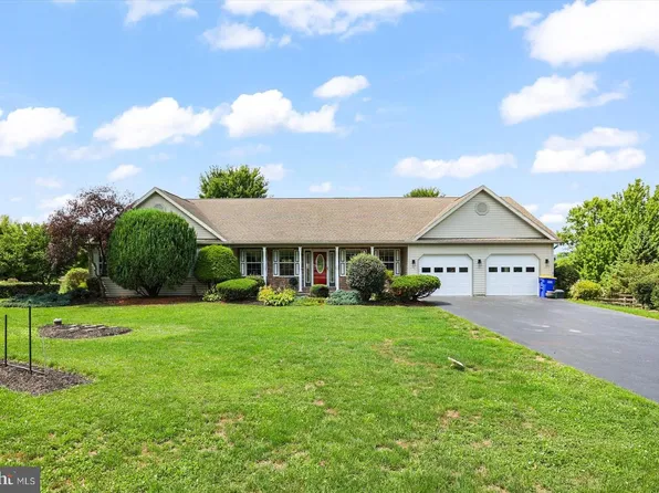 6467 Pamadeva Rd, Hanover, PA 17331