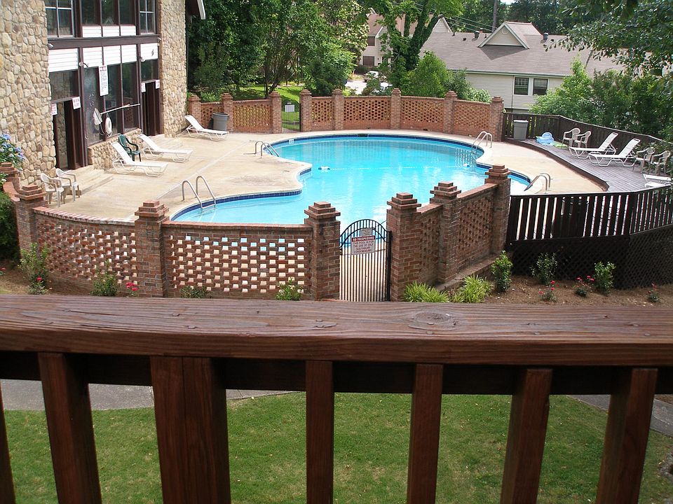 Looking at the pool from your private sun deck.