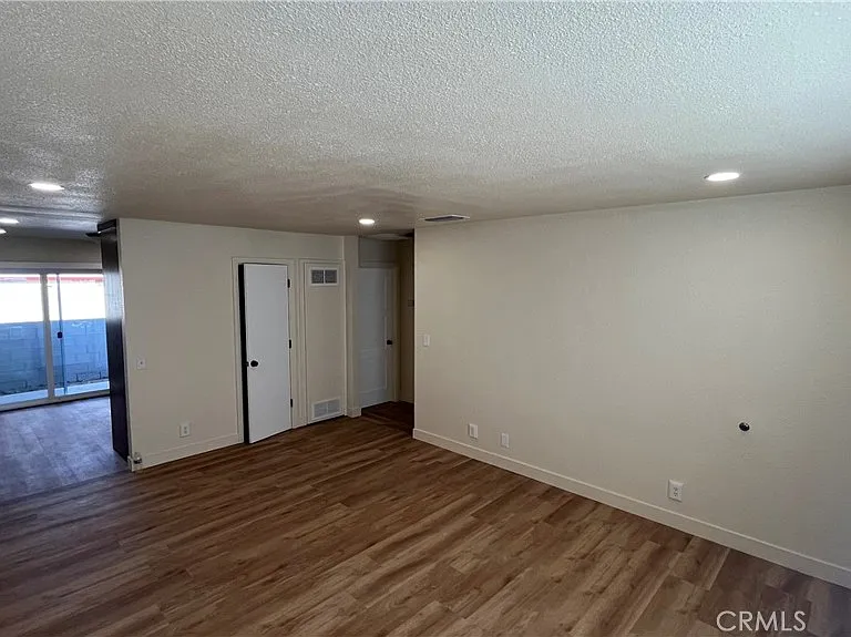 12426 Central Rd — Photo 4