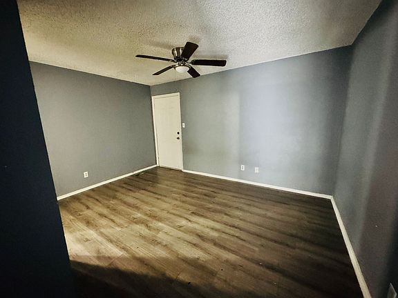 5th image of 9827 Walnut St #205