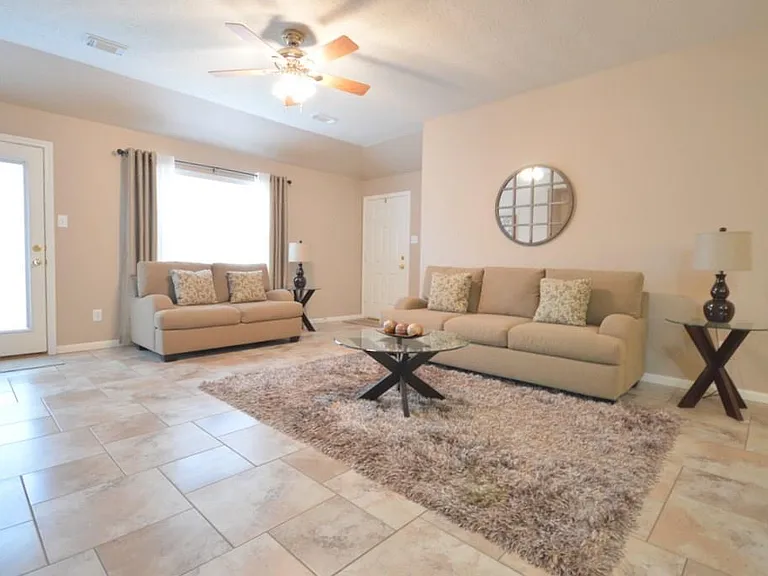 2627 Spring Dusk Ln — Photo 3