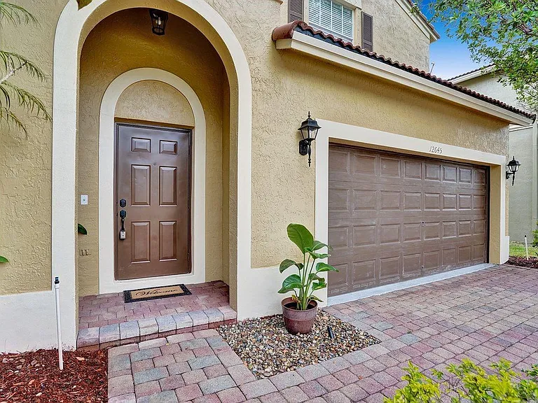 12645 NW 8th Ct — Photo 3