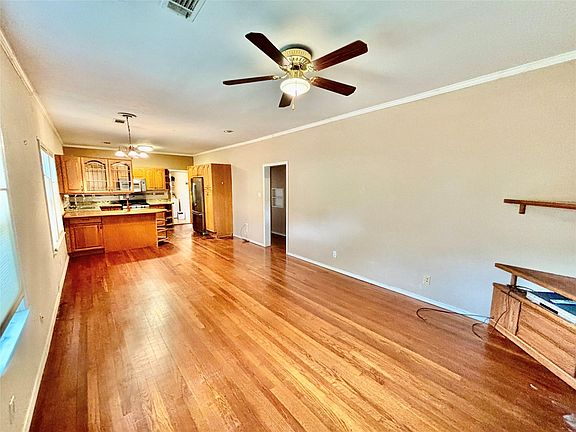3rd image of 2614 Beauchamp St