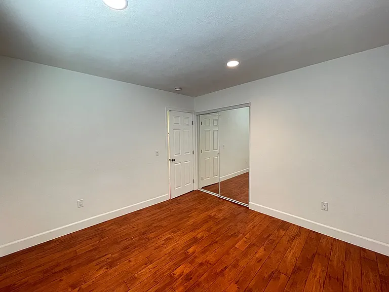 6329-6335 Osler St — Photo 12