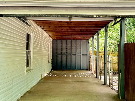 5th image of 100 Park Hill Ln