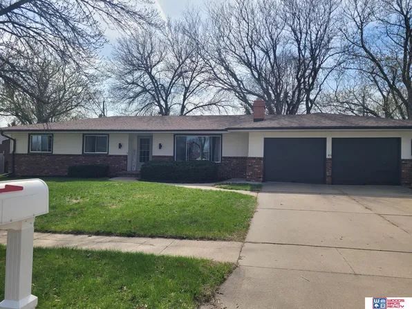 1657 N 2nd St, Seward, NE 68434