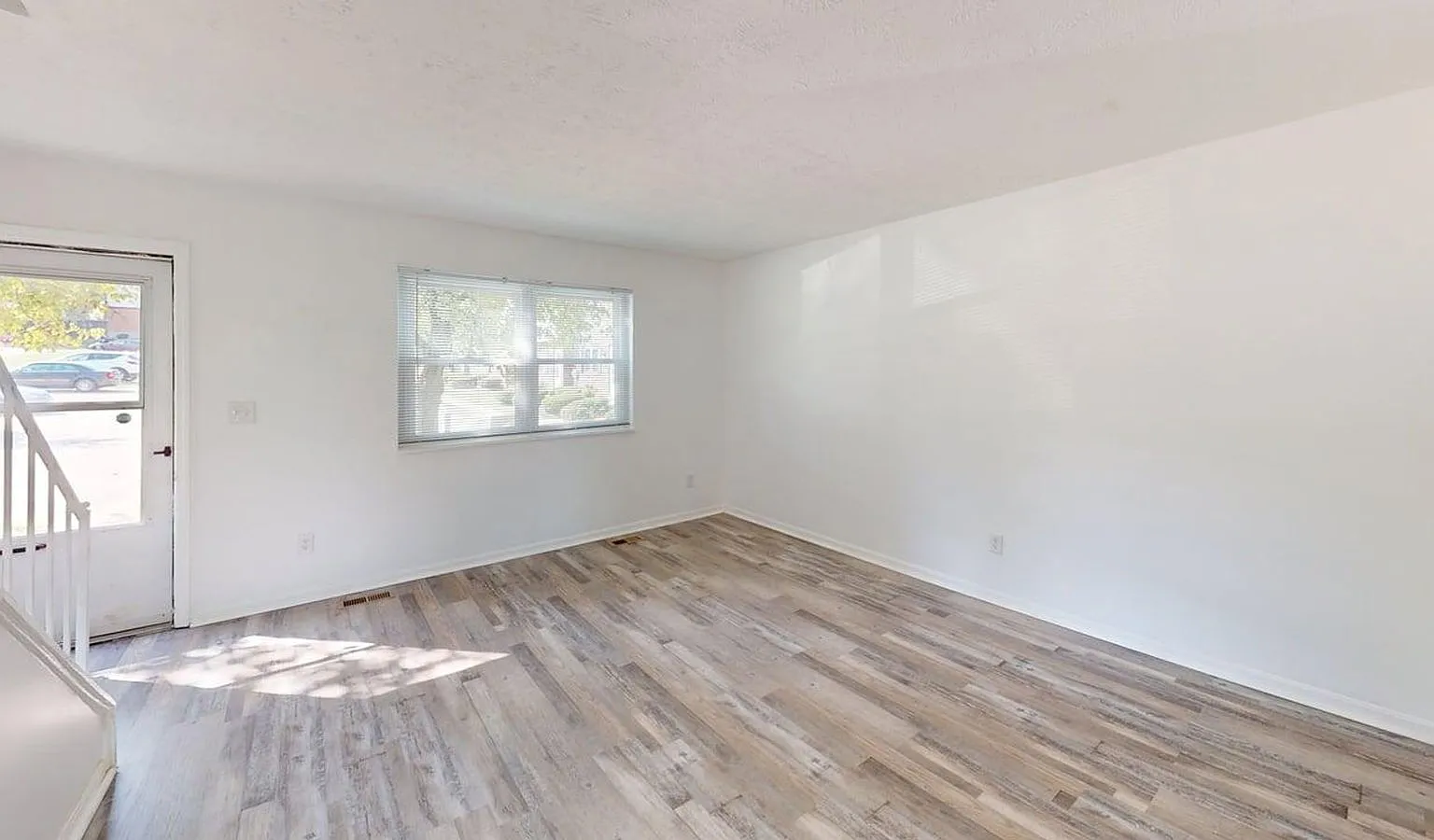 2 bed, 1.5 bath, 1000 sqft, $1,625 — Photo 3