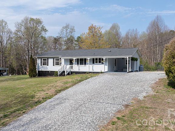 2nd image of 1528 Miller Hill Rd