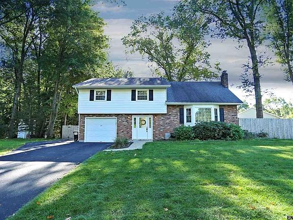 3rd image of 21 Windmill Ct
