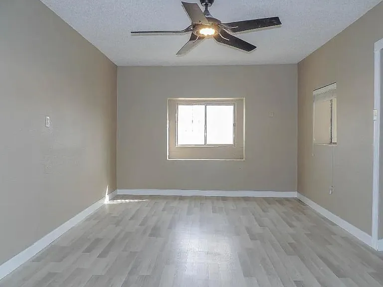 135 Presa Pl — Photo 6